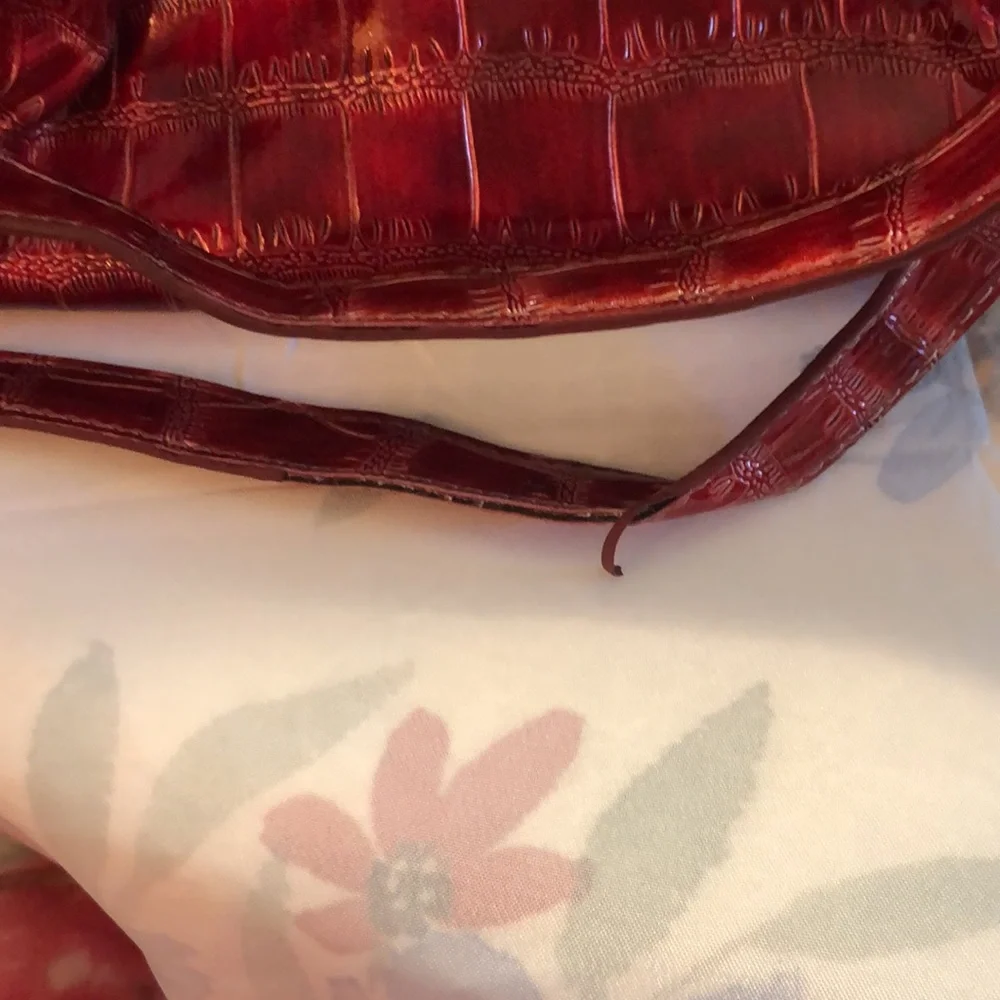 Vintage Sag Harbor Faux Croc Patent Leather Bag Red 13.5x4” - 8.5” drop